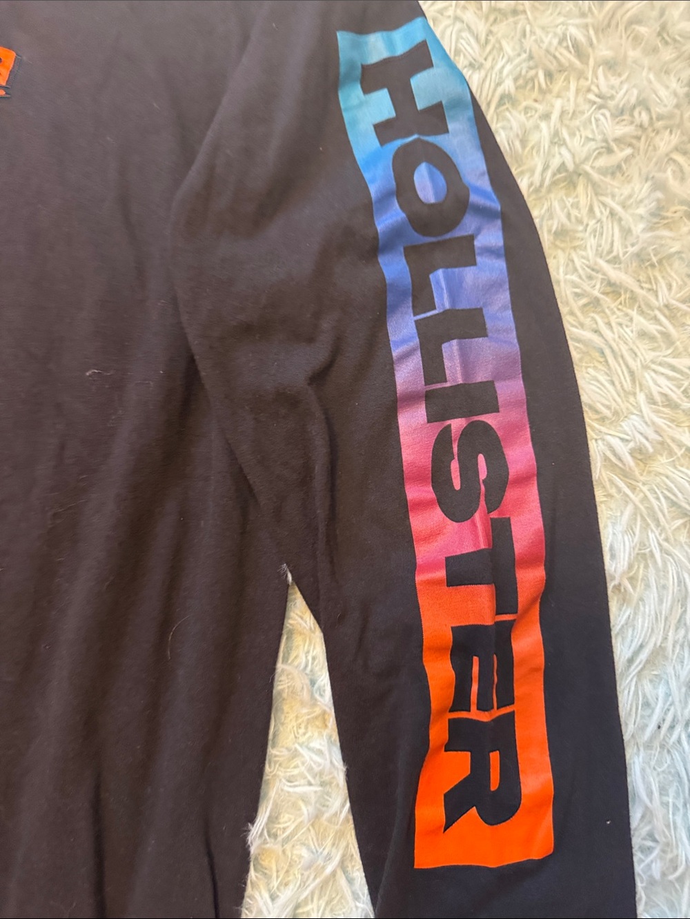 Hollister Black Long-Sleeve Tee with Multicolor Gradient Logo men’s medium. 99 - Picture 3 of 4
